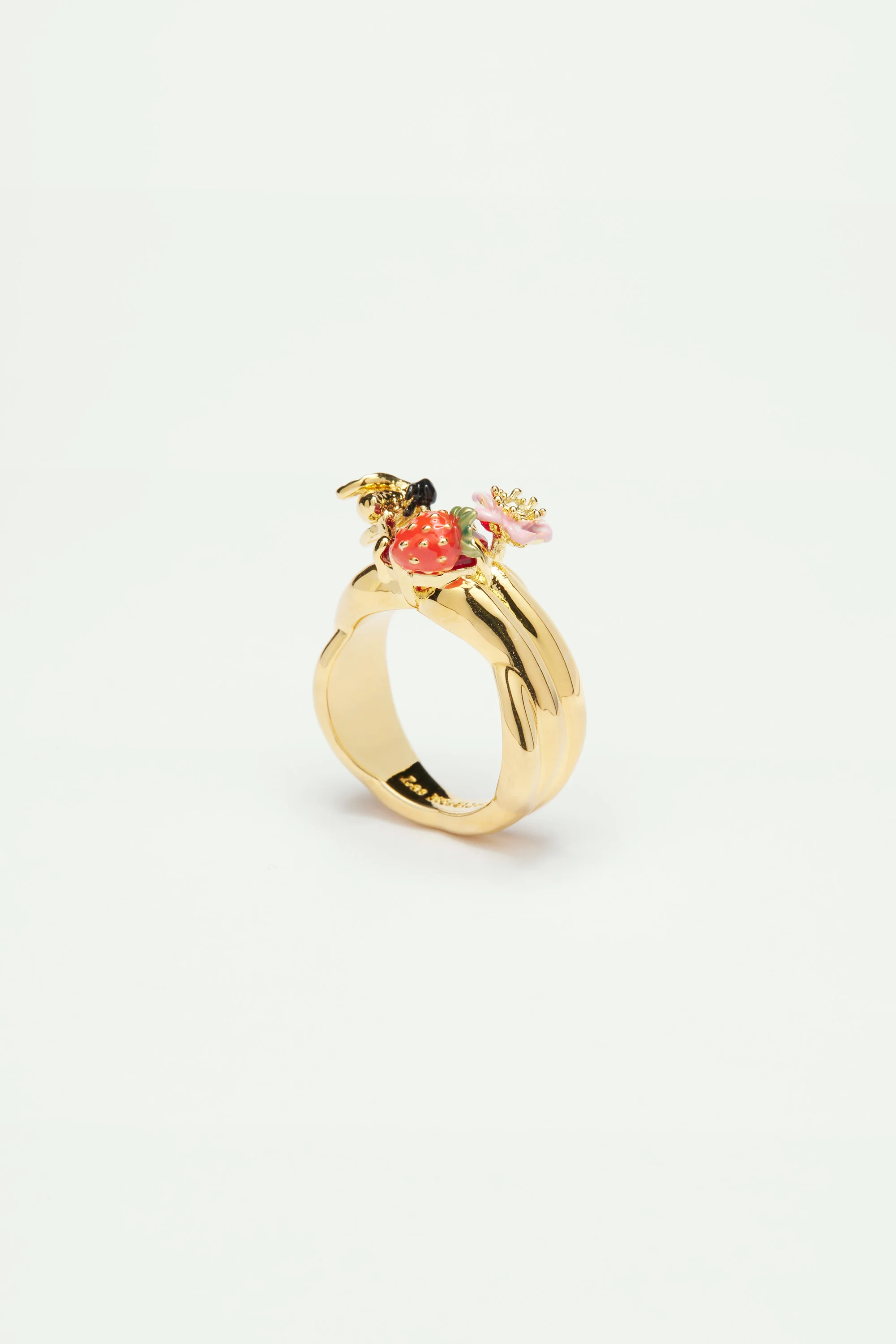 Bague cocktail fraise des bois, bourdon et pierre ronde