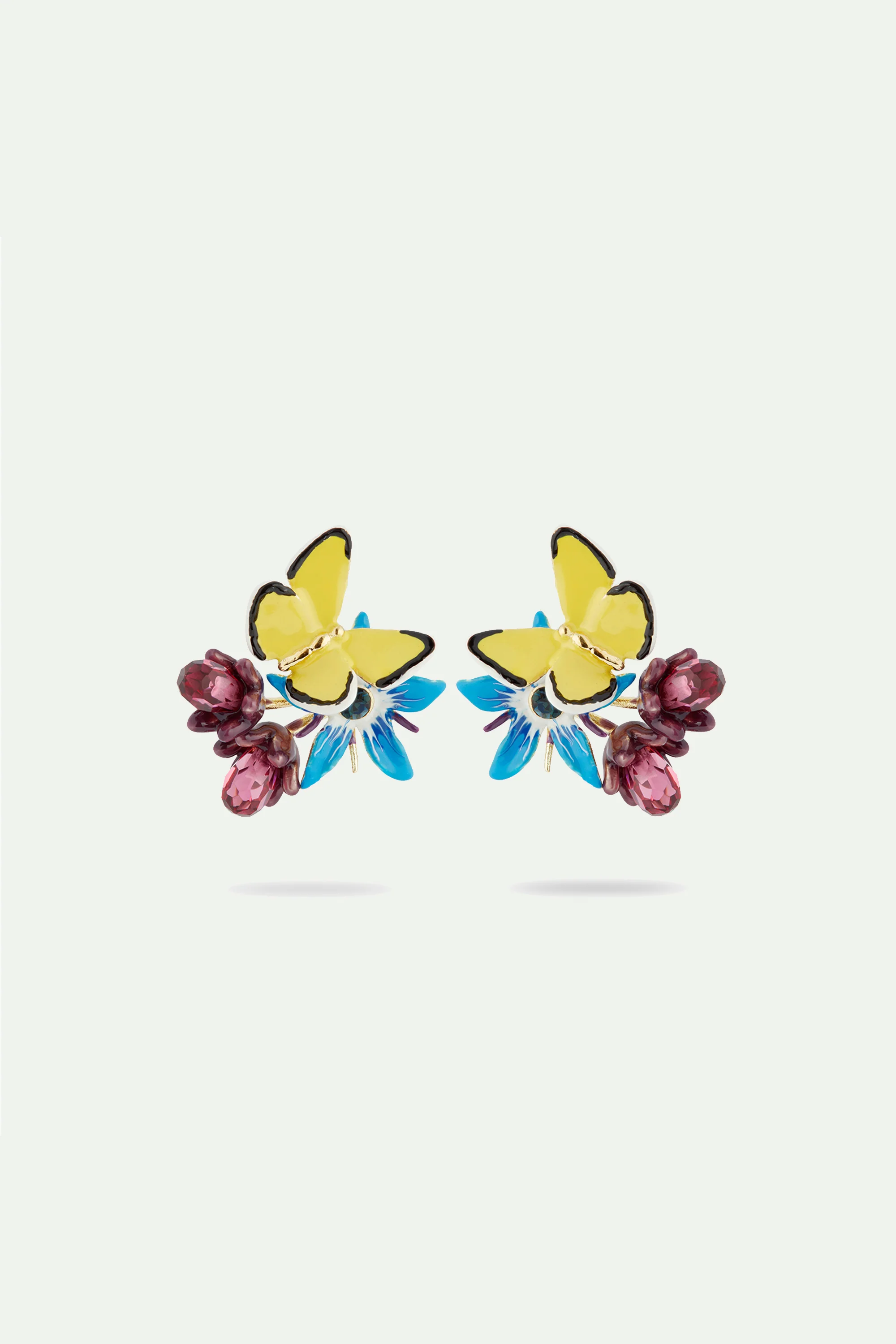 Boucles d'oreilles tiges fleur bleue et papillon jaune