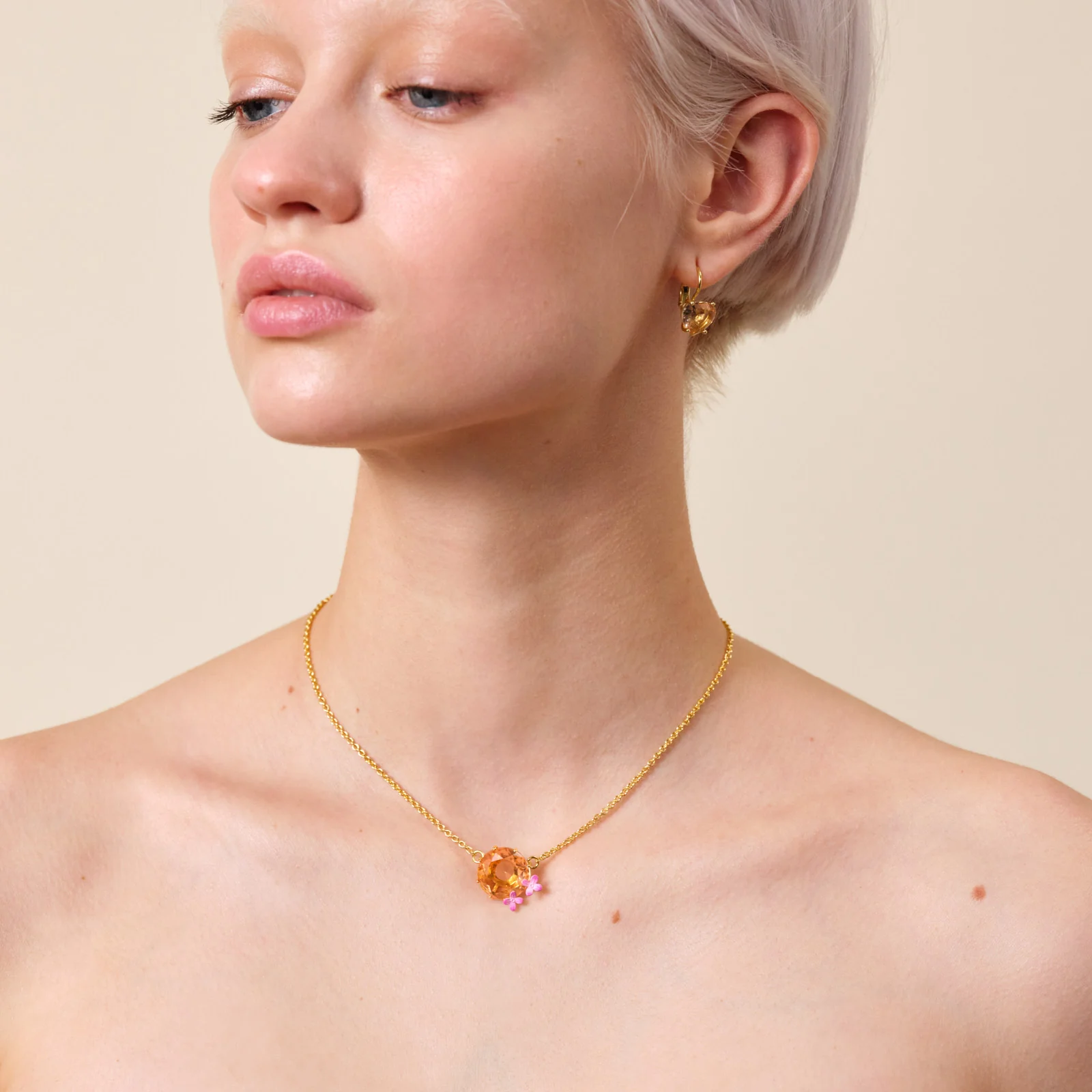 Collier fin pierre ronde et fleurs la diamantine rose abricot - Image 2