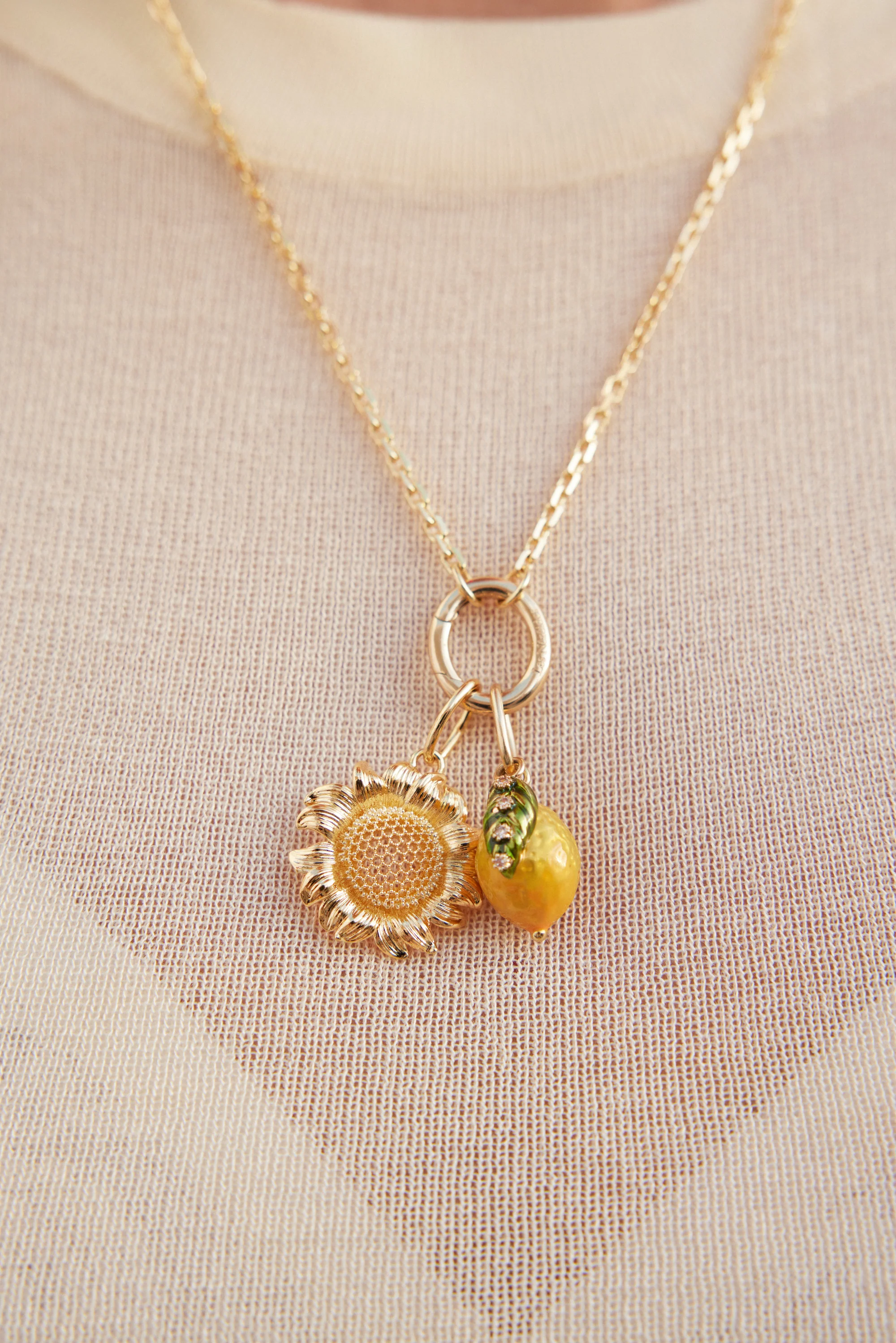 Pendentif fleur de tournesol dorée, Vitalité et Loyauté - Image 4