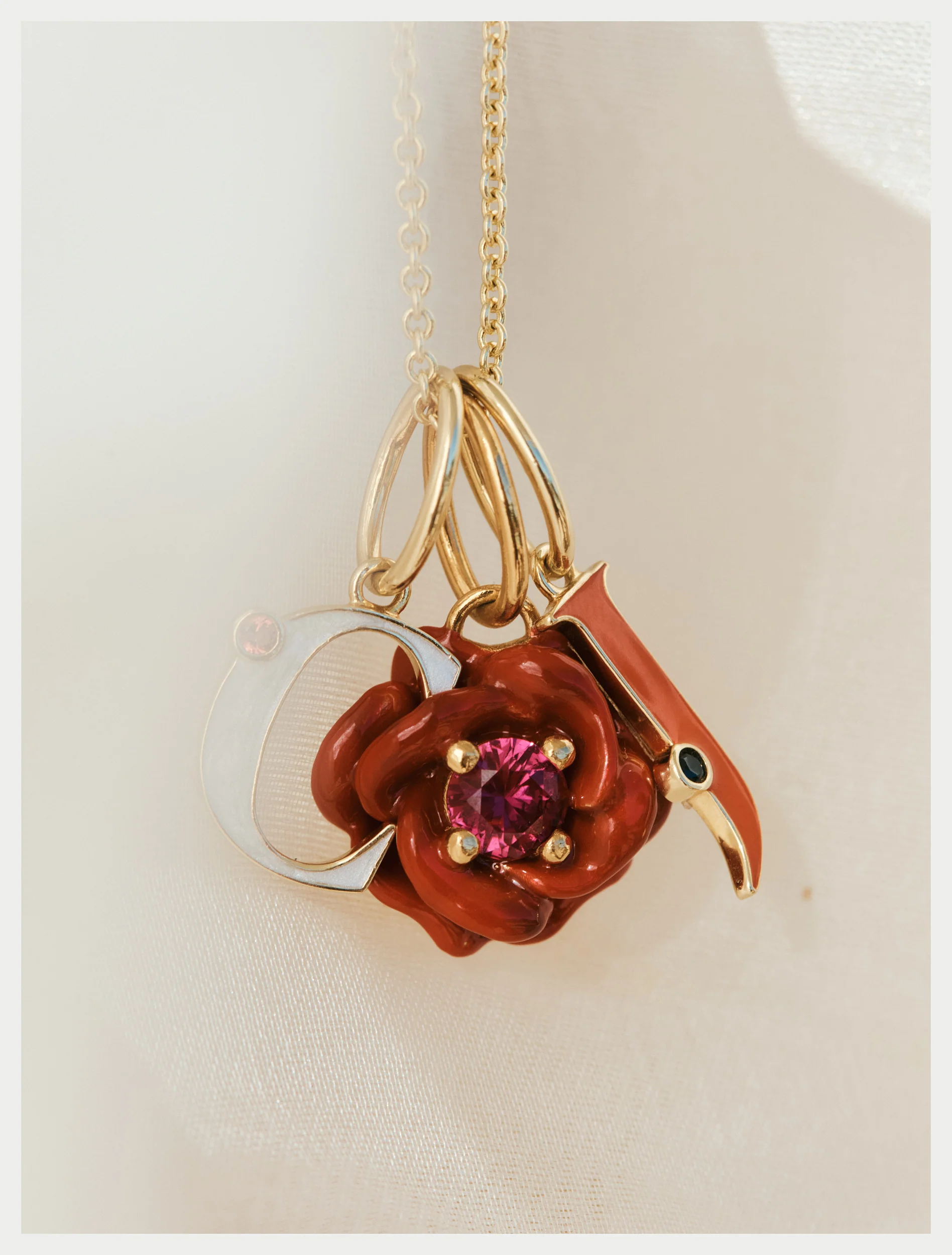 Pendentif lettre J rouge - Image 2